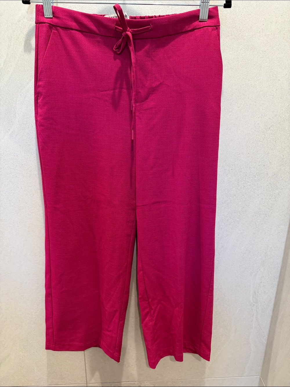 Liverpool Fuchsia Knit Drawstring Cropped Pants